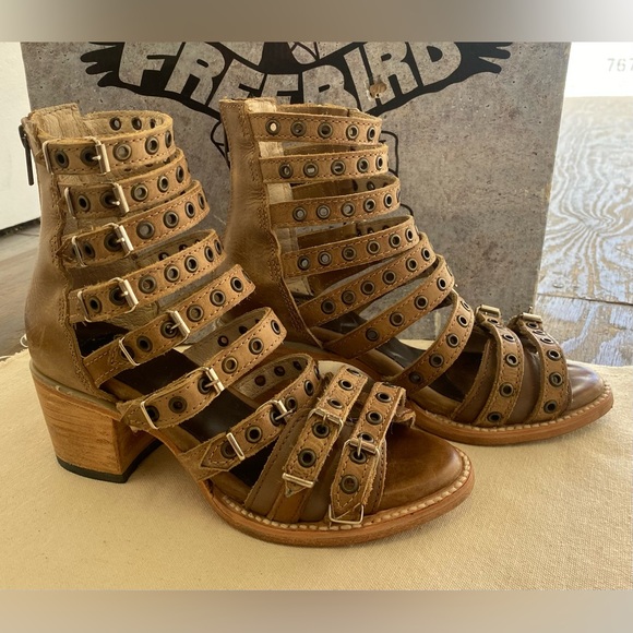 Freebird by Steven Cassandra Heeled Strappy Sandals Distressed Leather W6 Boho - Picture 2 of 15